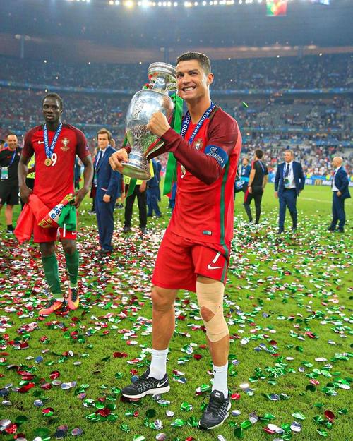 德甲500场里程碑，35岁霍村门将鲍曼成德甲历史第14位达成者（35岁霍村门将鲍曼完成德甲500场，成历史第14人）