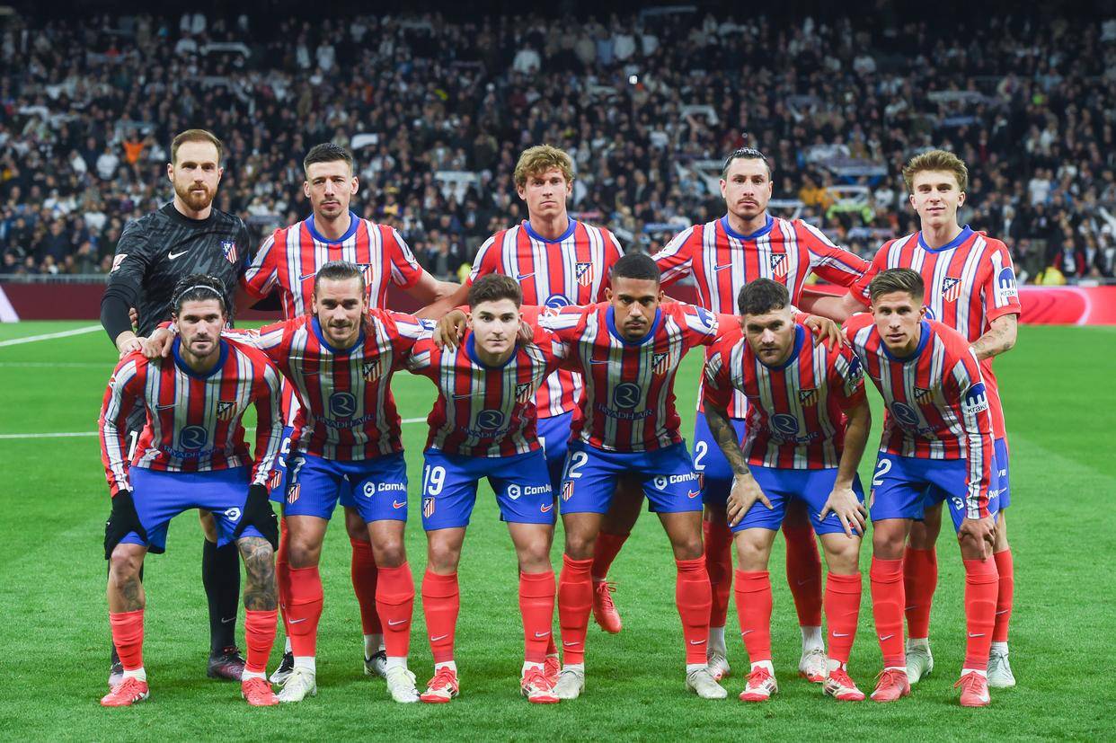 拜仁再度横扫对手，领先德甲积分榜（拜仁再献大胜，稳居德甲榜首）