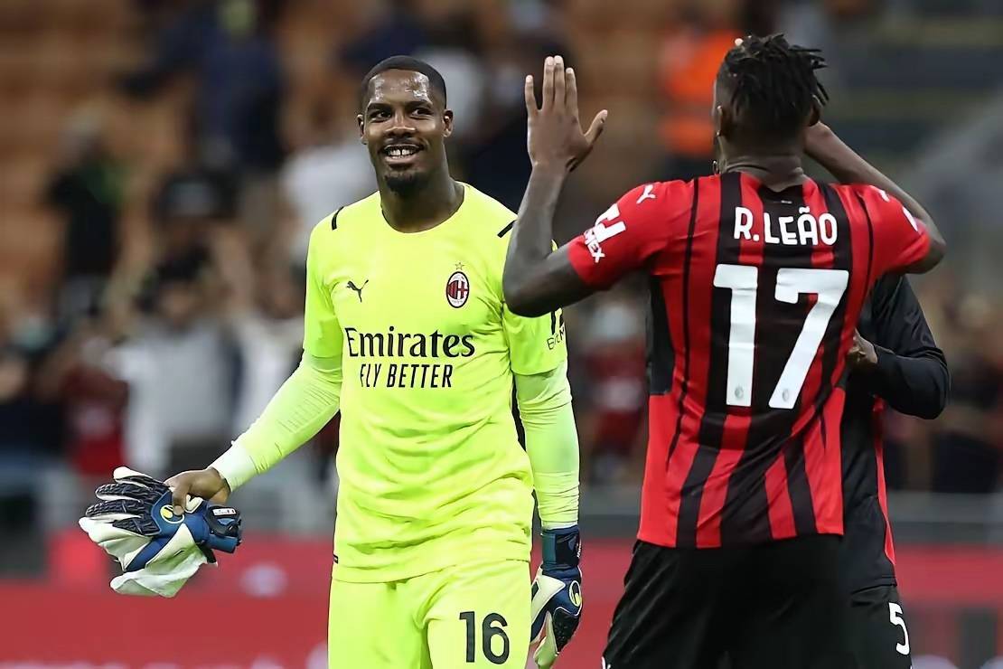 另一个半球的思念，奥斯卡晒出在家观看海港亚冠比赛照片（隔着半球的牵挂：奥斯卡在家晒图看海港亚冠）