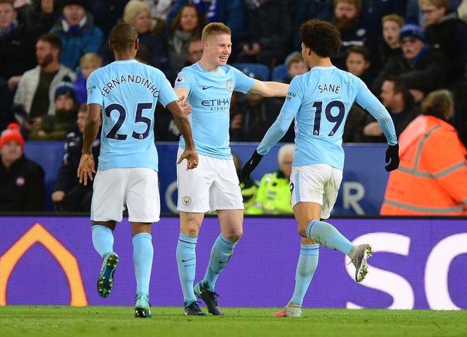 维尼修斯遭受外界批评，队友纷纷在社交网站上对其表示支持（维尼修斯饱受质疑，队友社媒集体声援）