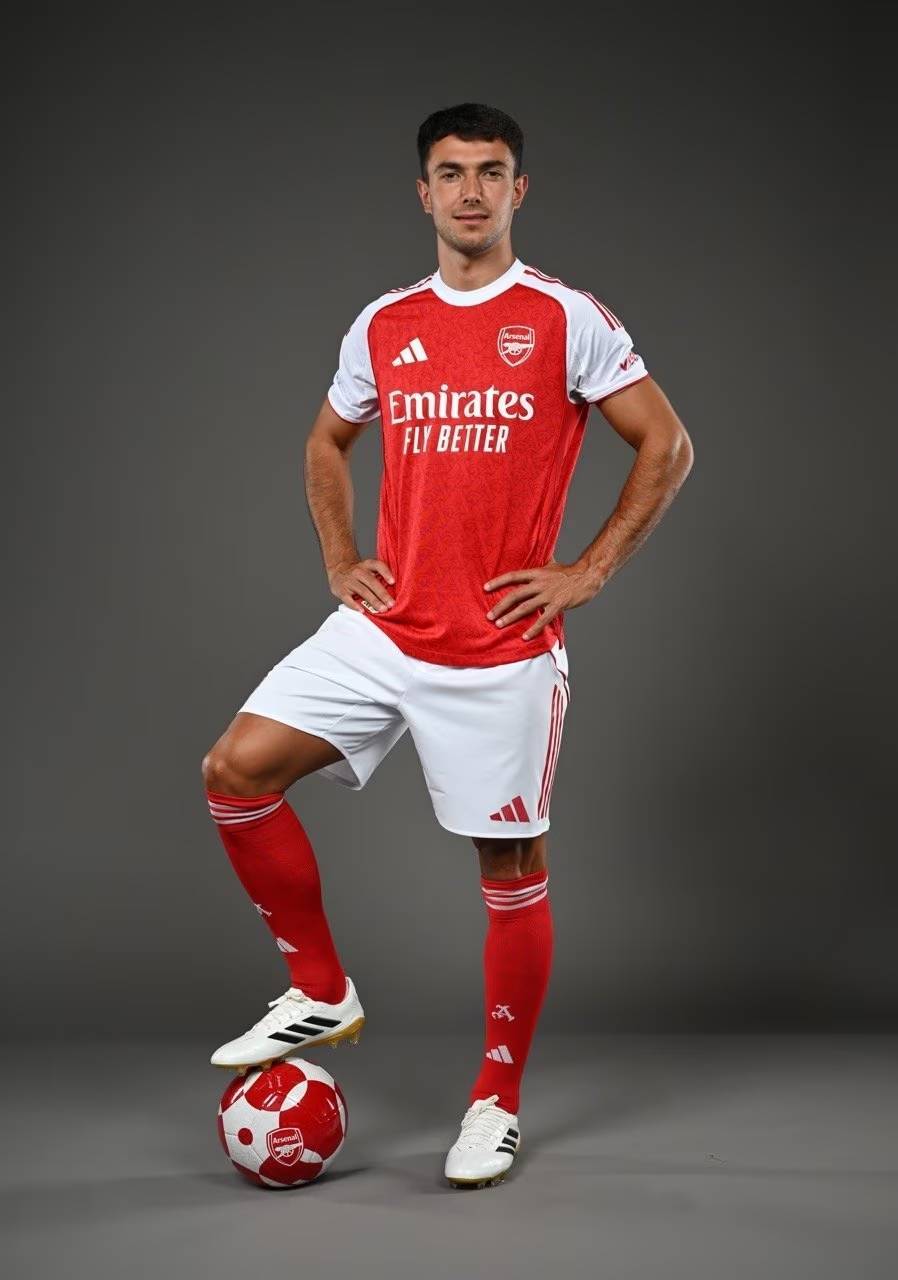 林德洛夫：切尔西实力非常强，我们必须充分准备拿出最高水准（林德洛夫：切尔西实力雄厚，我们需充分备战并拿出最佳表现）