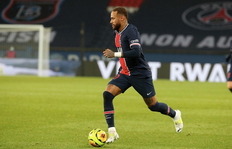 世中北美预半场：冈萨雷斯造杀机，危地马拉暂0-0苏里南（世预赛中北美区半场：冈萨雷斯屡造险情，危地马拉暂0-0苏里南）