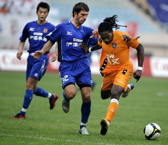 阿斯谈法布雷加斯：当下最被热捧少帅 曼城or巴萨？选择在他手中（阿斯：法布雷加斯已成炙手可热少帅，曼城还是巴萨？主动权在他手中）