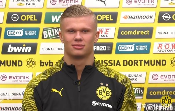 谭龙效力亚泰8年陪球队降级又冲超，如今再次跟随球队降级