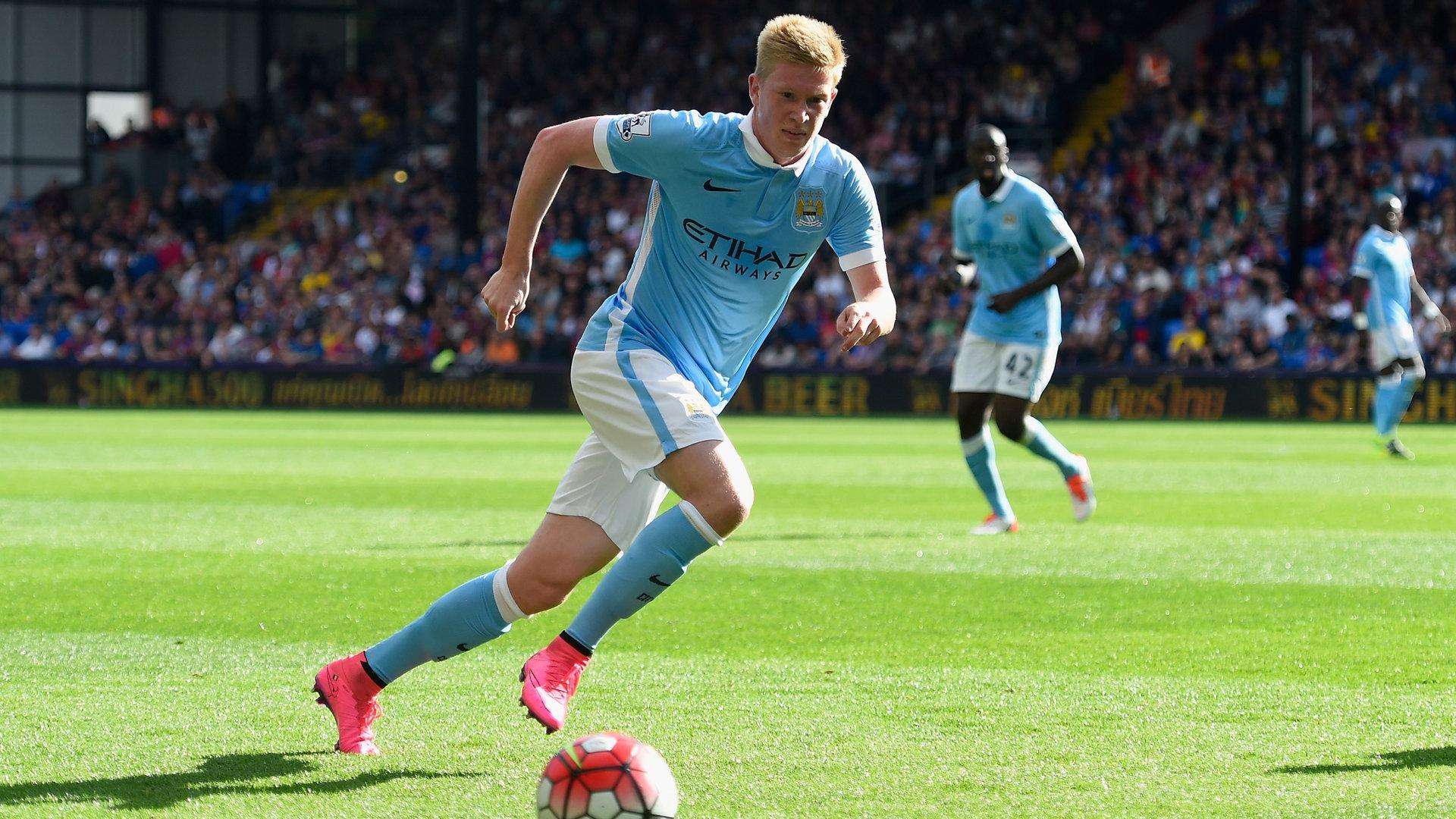 记者：诺坎普保安看到梅西后非常惊讶，当即就放他进去了