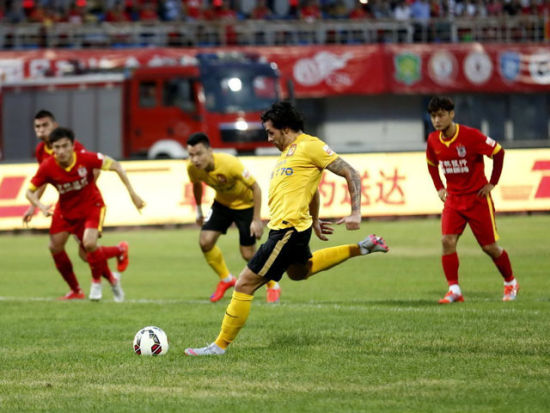 德甲霸主制造惨案，13轮12胜，凯恩踢疯了：替补轰入3球