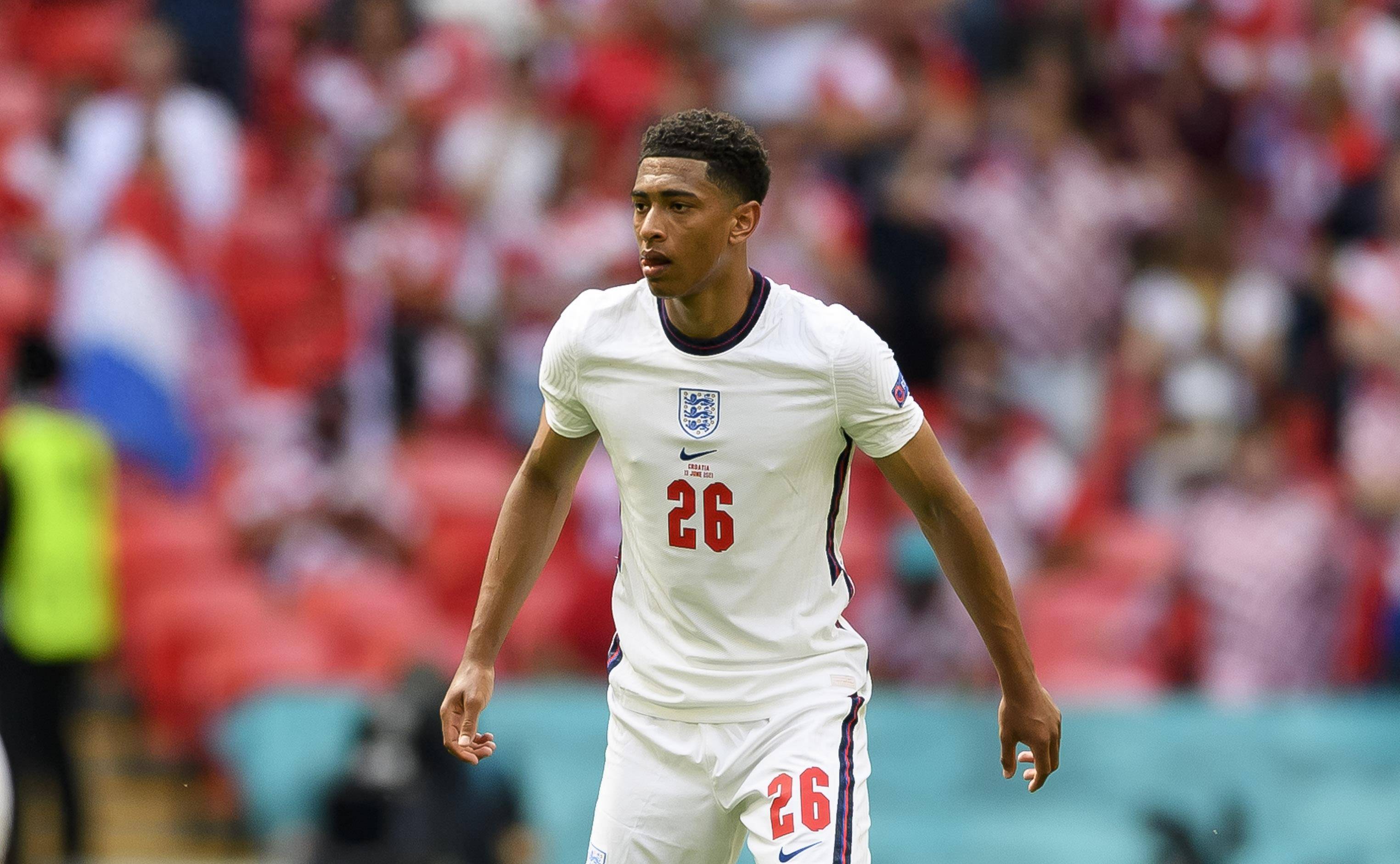 2025／26赛季英超：强势又稳定！阿森纳欧冠、英超双线强势登顶（2025／26赛季：阿森纳强势稳健，欧冠与英超双线登顶）