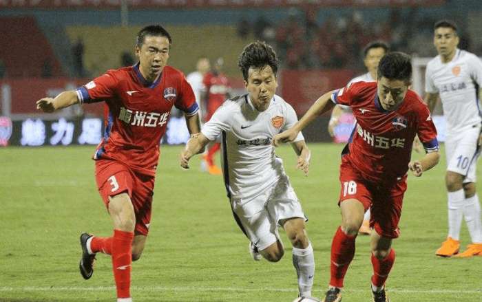 西甲半场：双方破门乏术，阿拉维斯暂0-0塞尔塔（西甲半场战报：阿拉维斯与塞尔塔互交白卷，比分0-0）